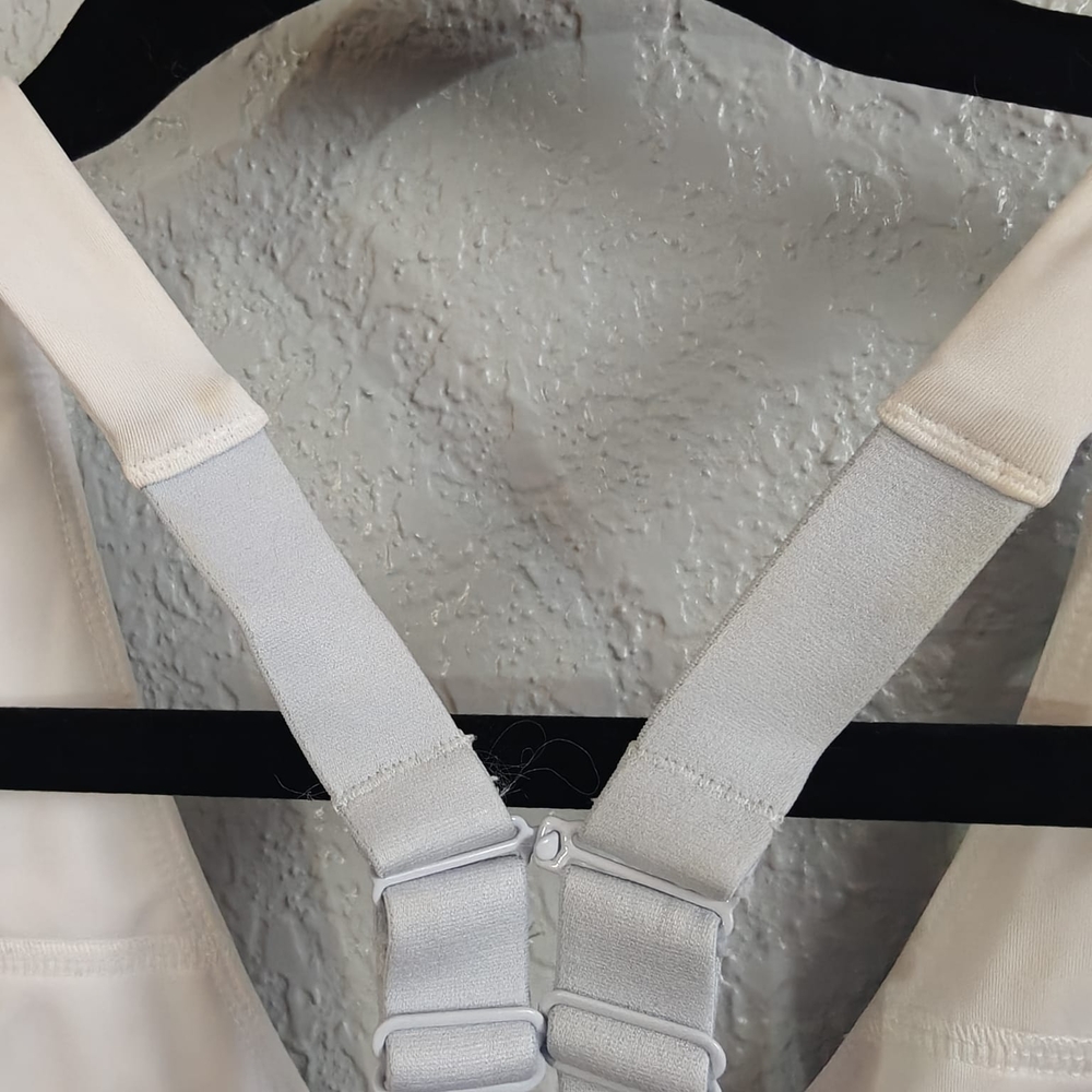 Fabletics Sports Bra - Picture 4 of 4